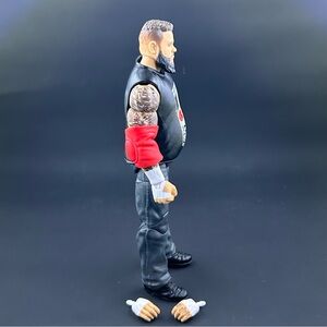WWE Elite Collection Action Figure Kevin Owens – 15 Cm Snodato Con Accessori - 4
